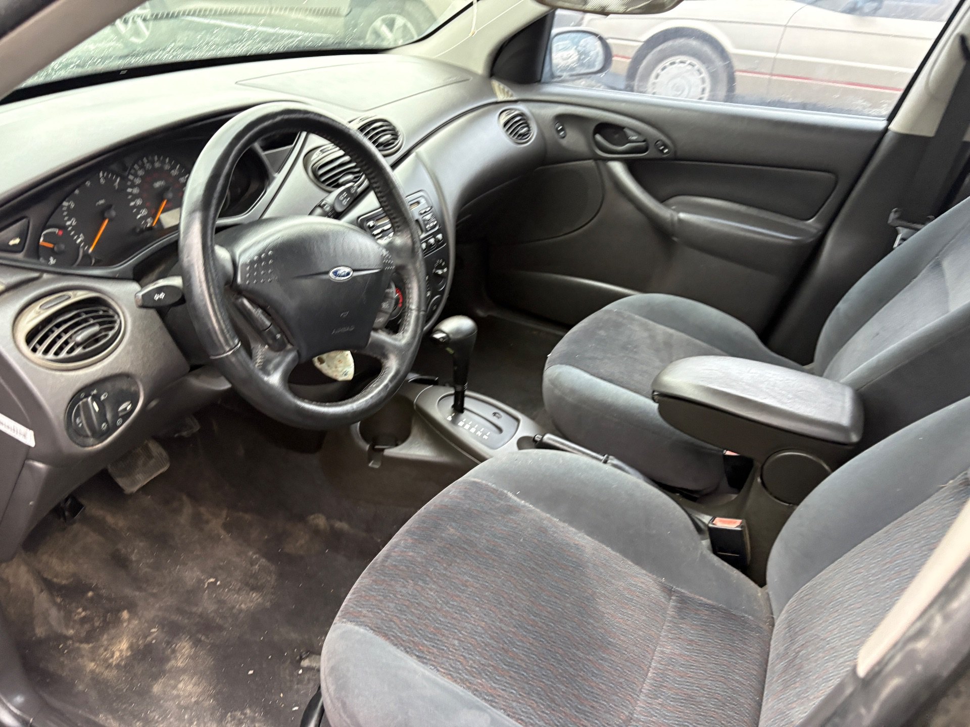 2001 FORD FOCUS — thumbnail 3