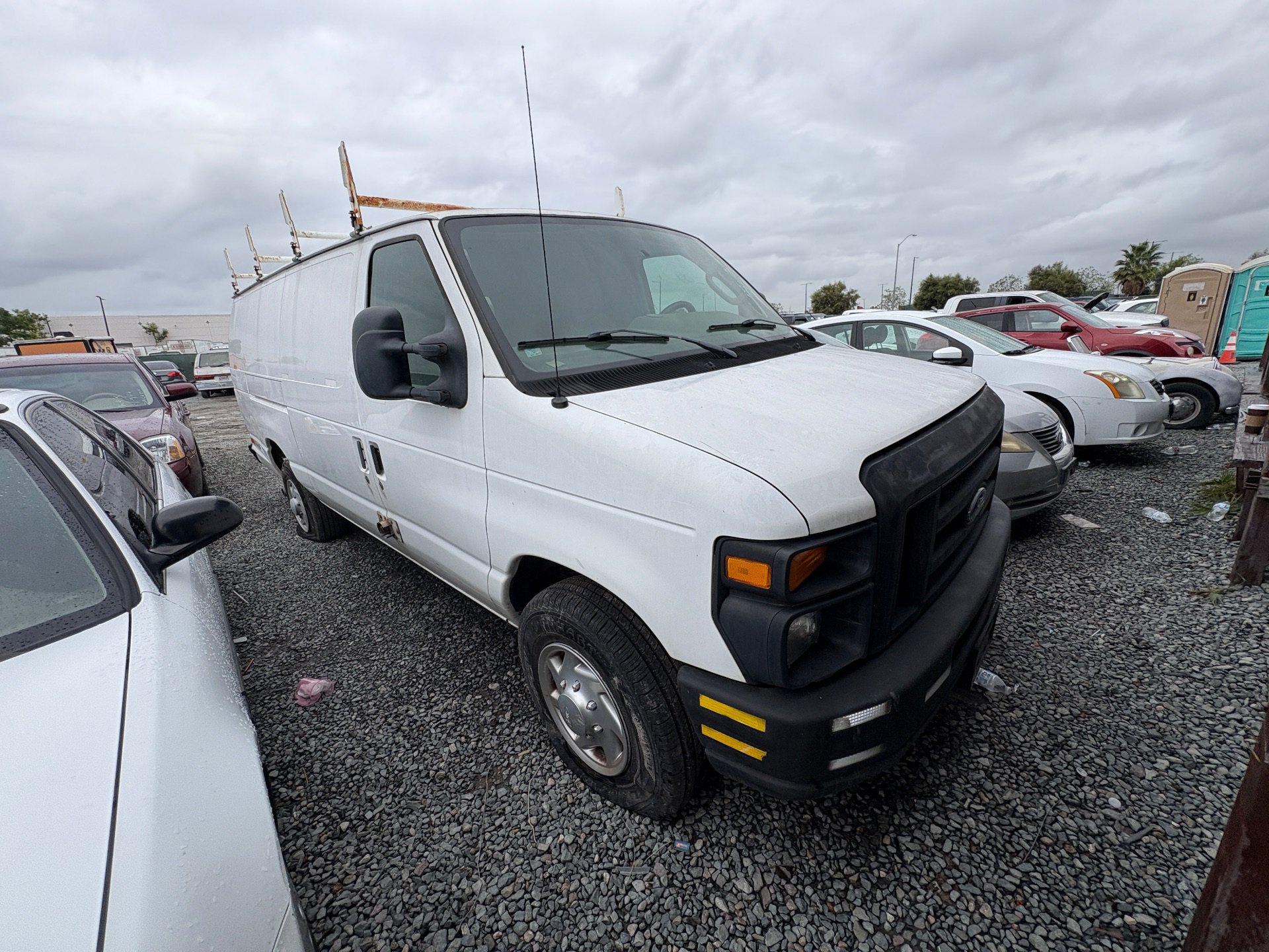 2011 FORD E350 — thumbnail 2