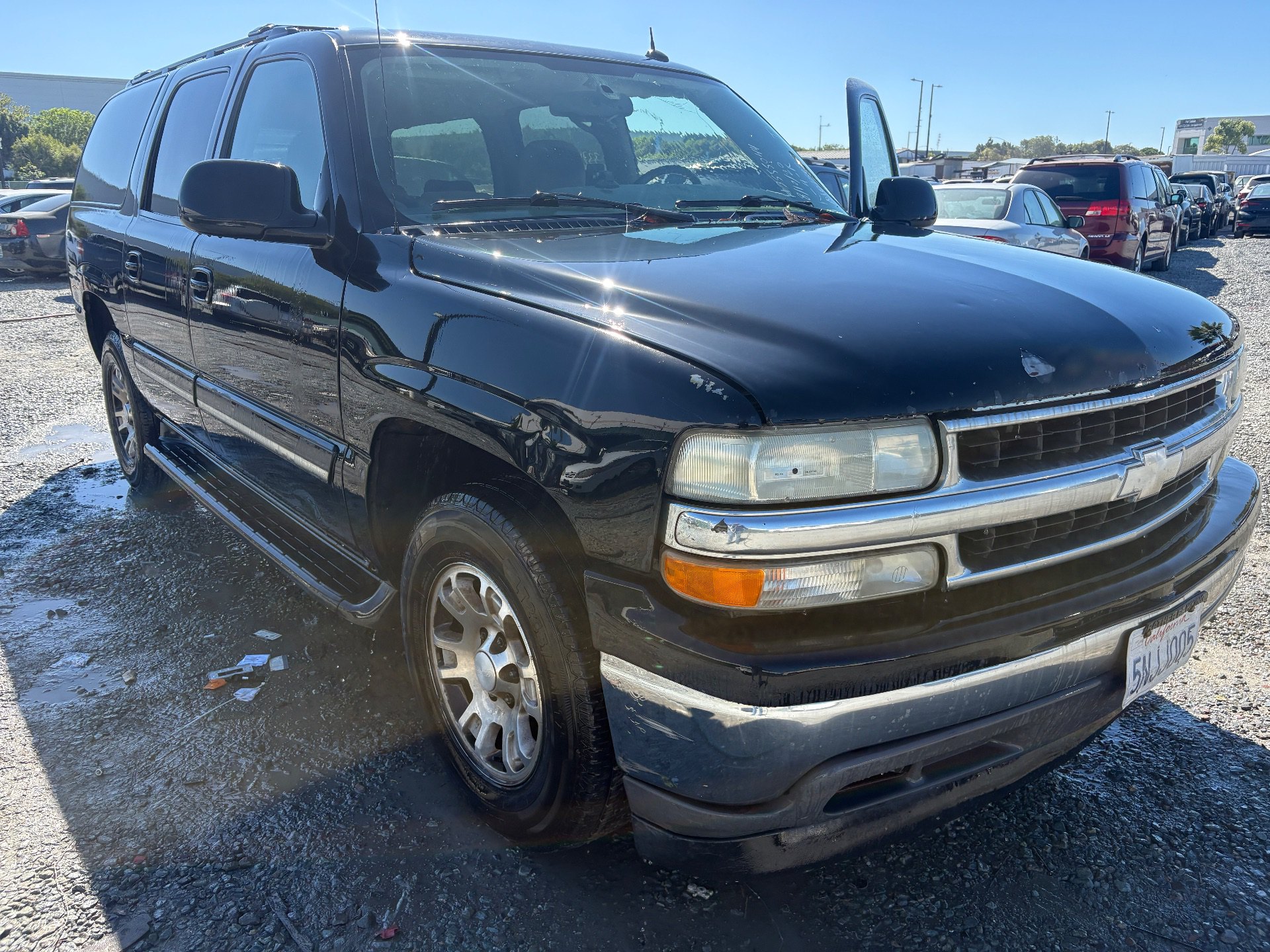 2005 CHEVY SUBURBAN — photo 1
