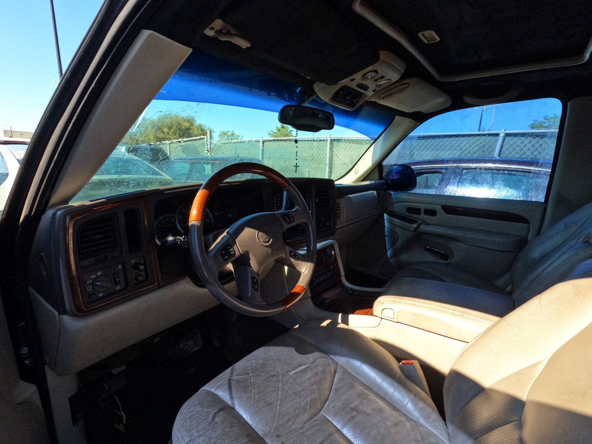 2003 CADILLAC ESCALADE — thumbnail 3
