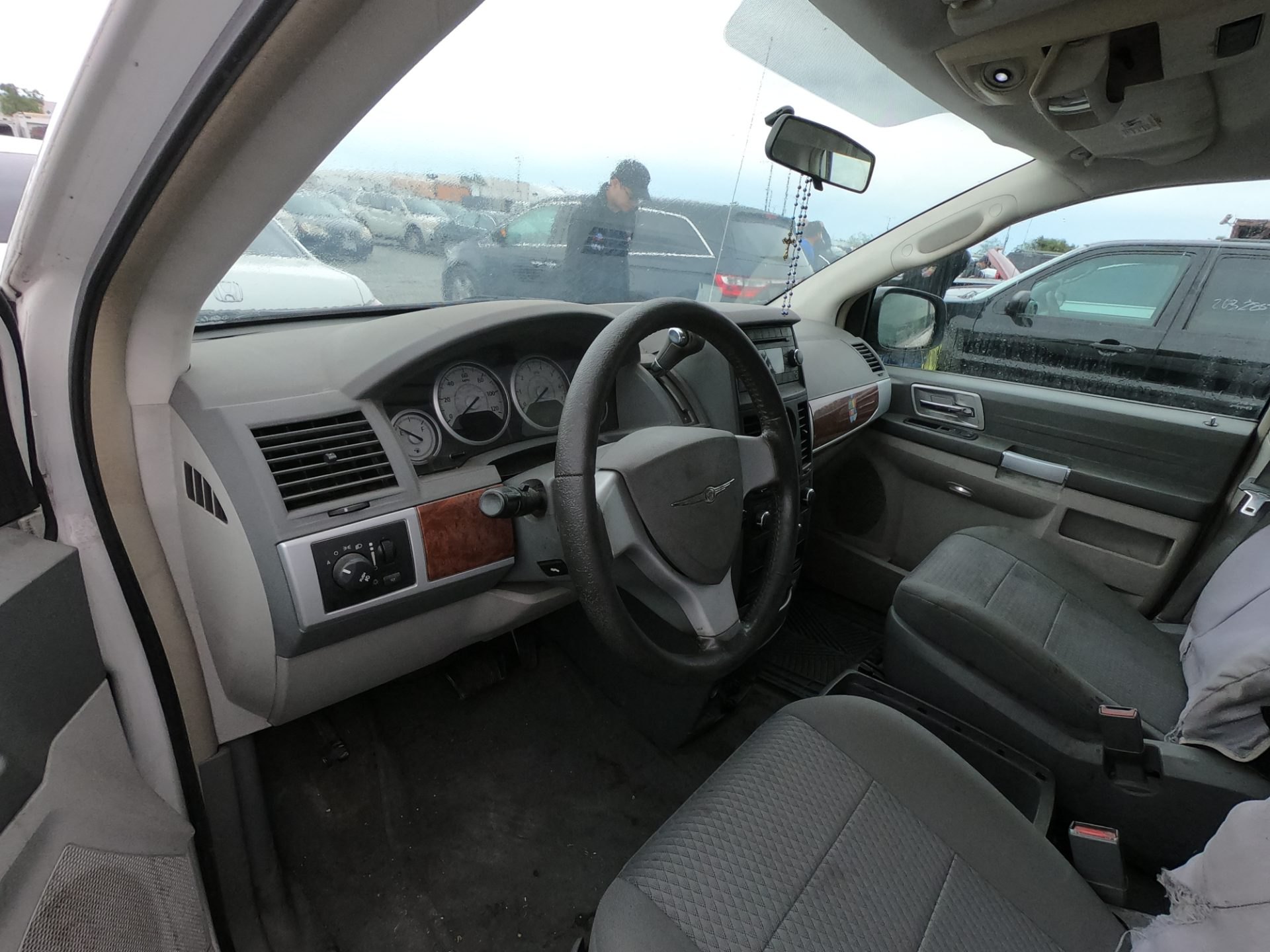 2008 CHRYSLER T&C — thumbnail 4