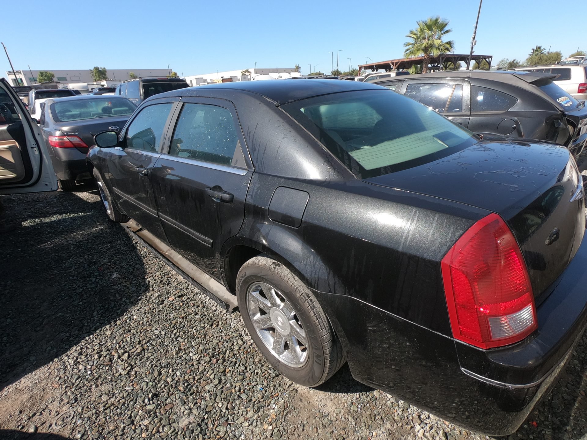 2005 CHRYSLER 300 — thumbnail 4