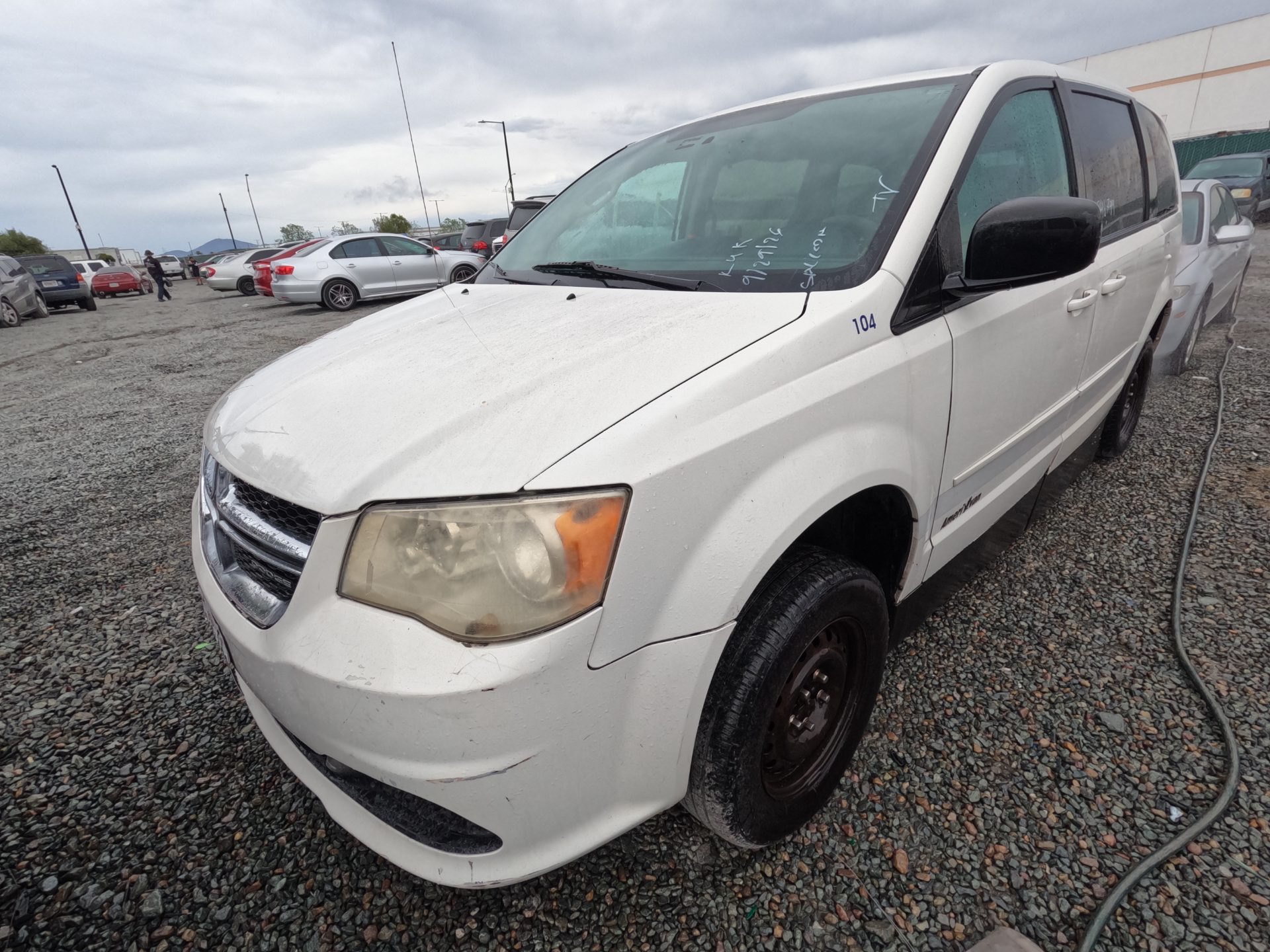 2011 DODGE GR CARAVAN — photo 1