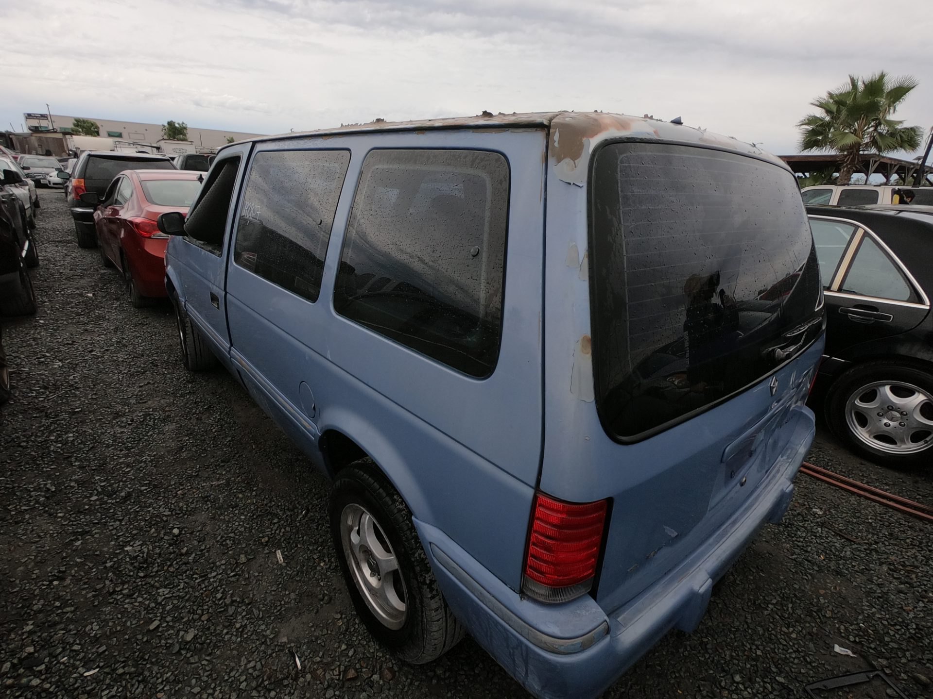 1993 PLYMOUTH VOYAGER — thumbnail 3