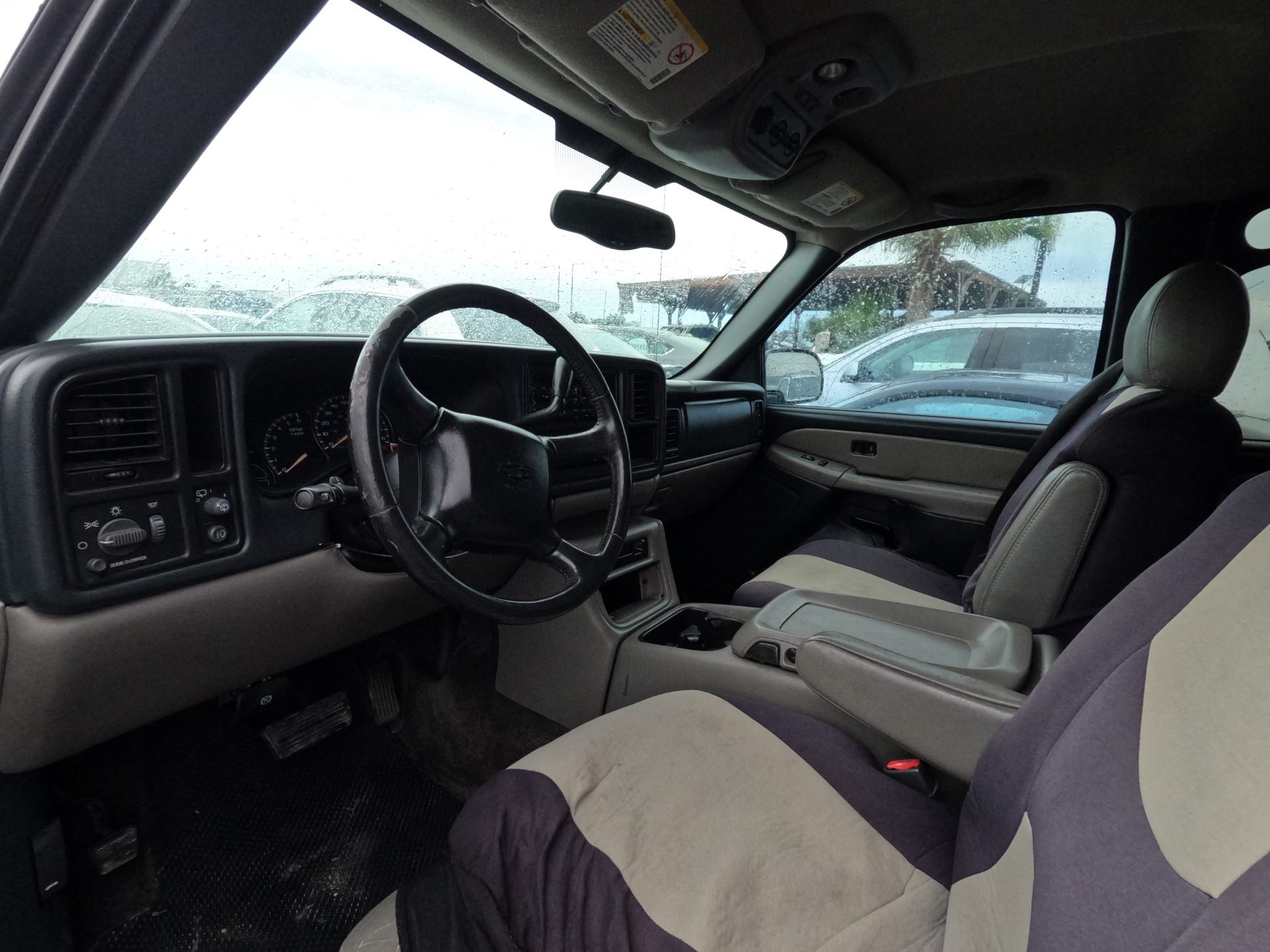 2002 CHEVY SUBURBAN — thumbnail 3