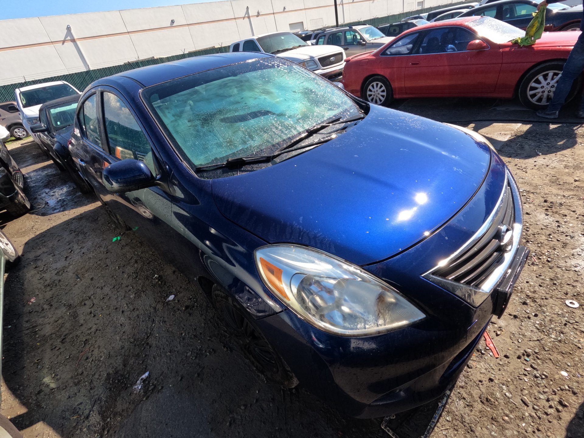 2012 NISSAN VERSA — photo 1
