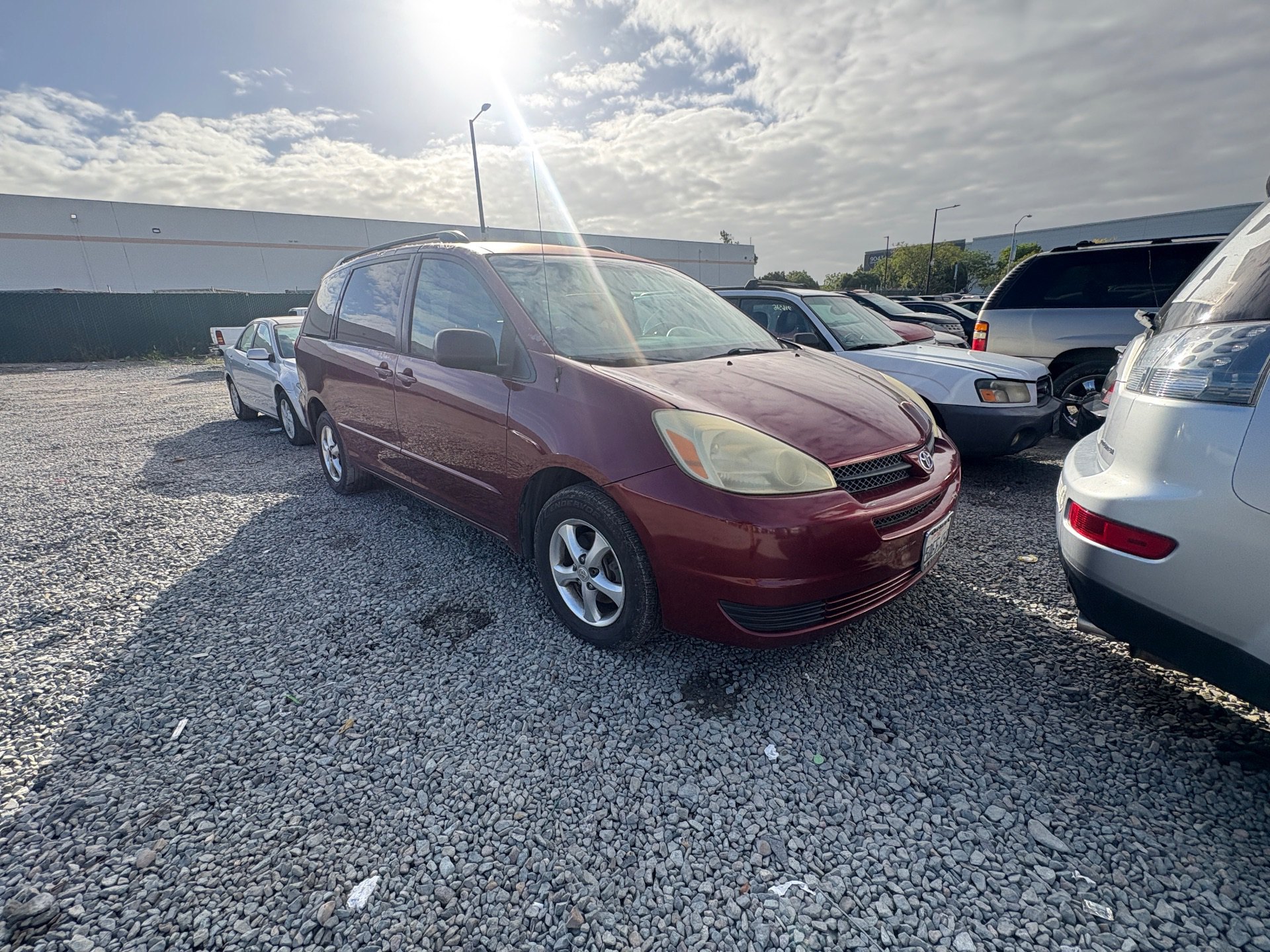 2004 TOYOTA SIENNA — thumbnail 2