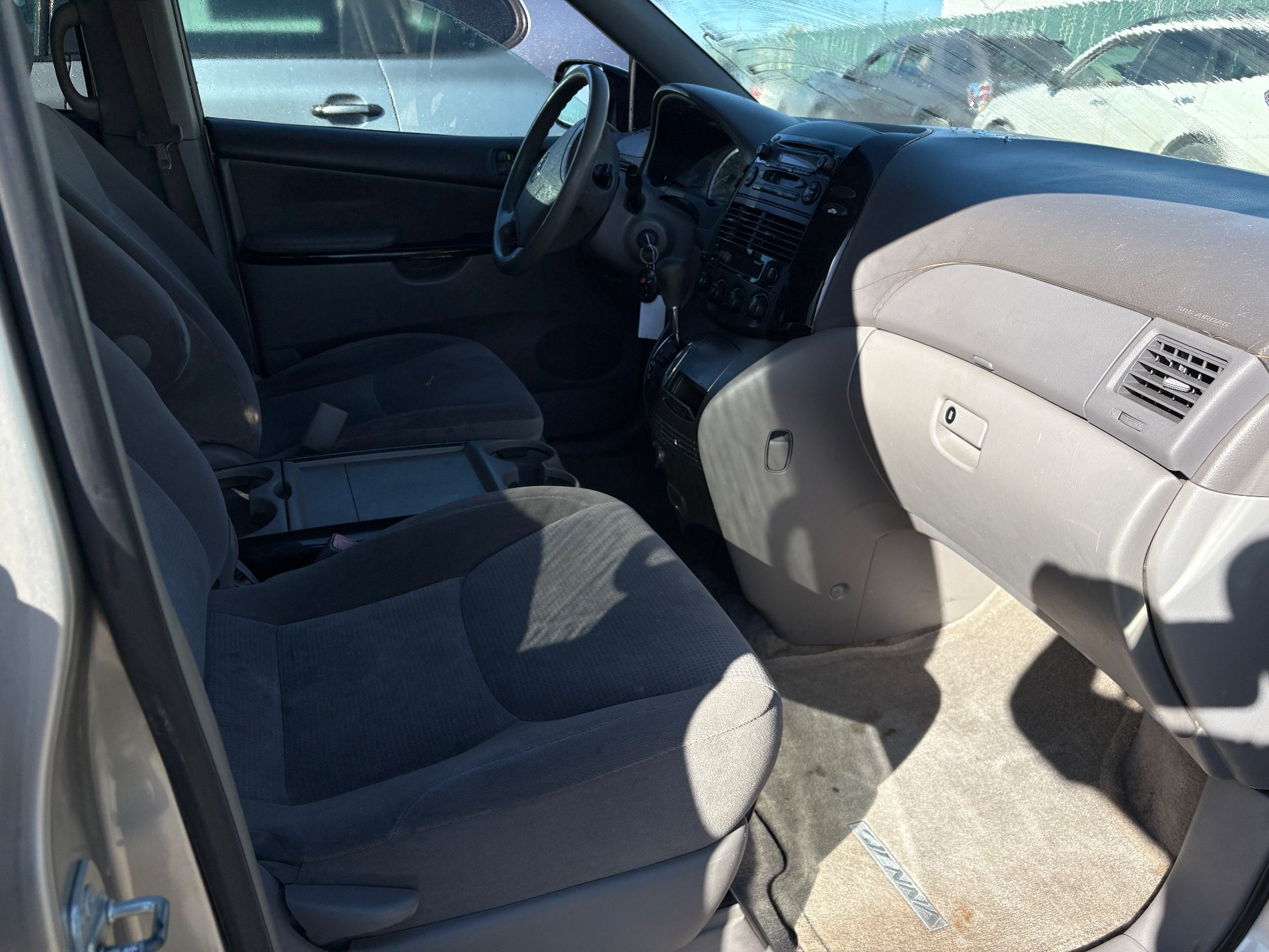 2005 TOYOTA SIENNA — thumbnail 4