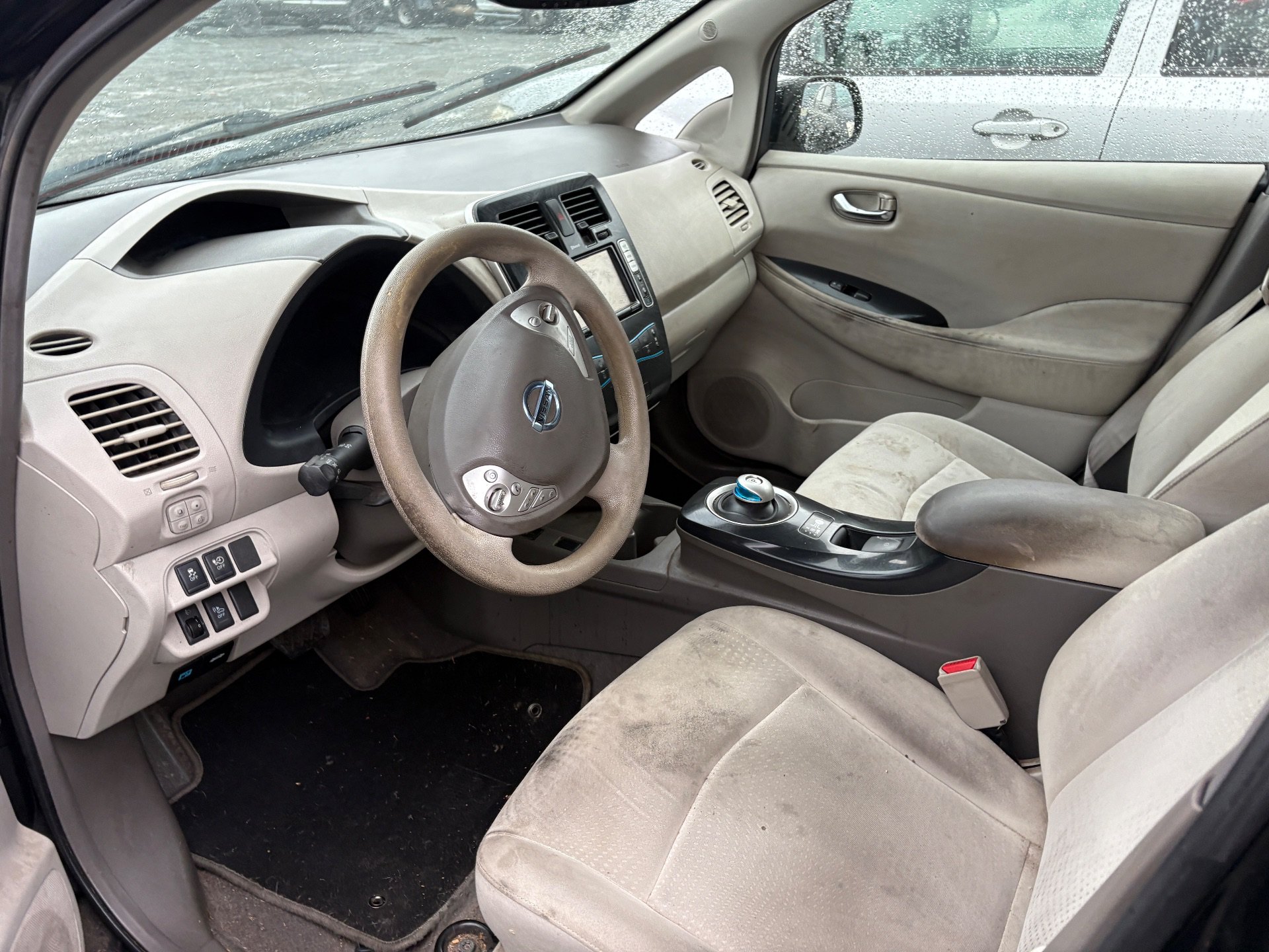 2011 NISSAN LEAF — thumbnail 3