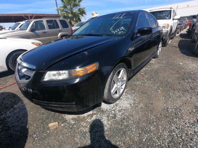 Vehicle: 2004 ACURA TL (Lot 111)