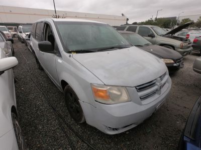 Vehicle: 2008 DODGE CARAVAN (Lot 106)