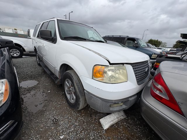 Vehicle: 2005 FORD EXPEDITION (Lot 313)