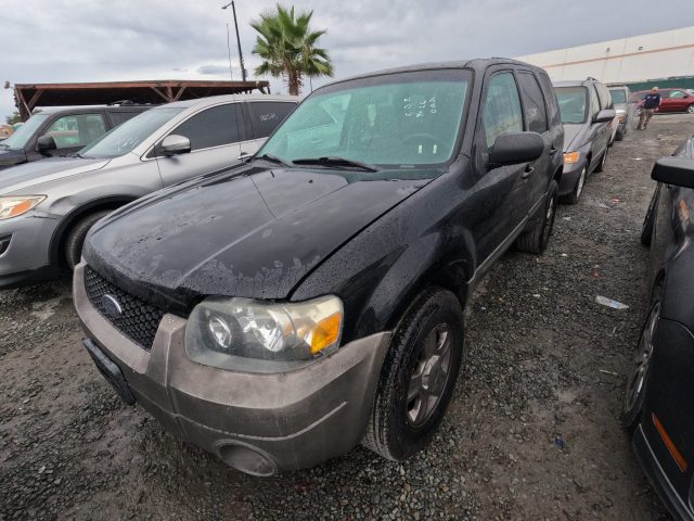 Vehicle: 2005 FORD ESCAPE (Lot 111)