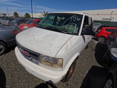 Vehicle: 1996 GMC SAFARI (Lot 186)