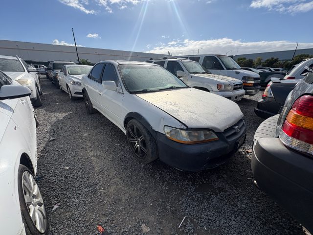 Vehicle: 1999 HONDA ACCORD (Lot 112)