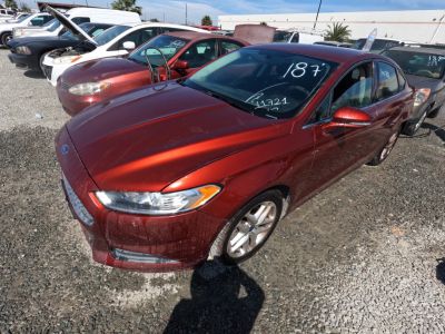 Vehicle: 2014 FORD FUSION (Lot 187)