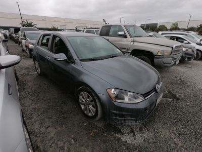 Vehicle: 2015 VOLKS GOLF (Lot 117)