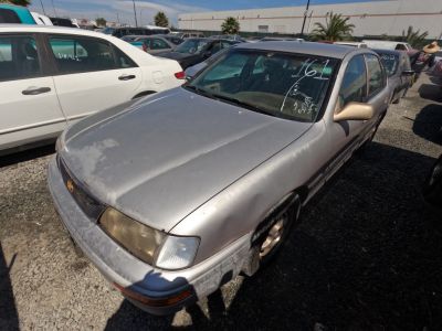 Vehicle: 1997 TOYOTA AVALON (Lot 161)
