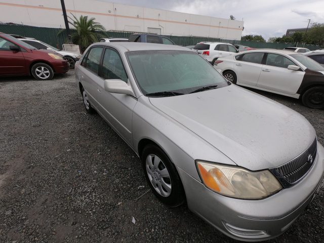 Vehicle: 2001 TOYOTA AVALON (Lot 130)