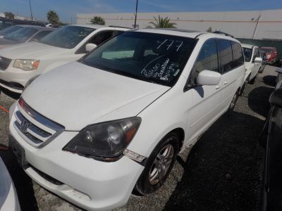 Vehicle: 2005 HONDA ODYSSEY (Lot 157)