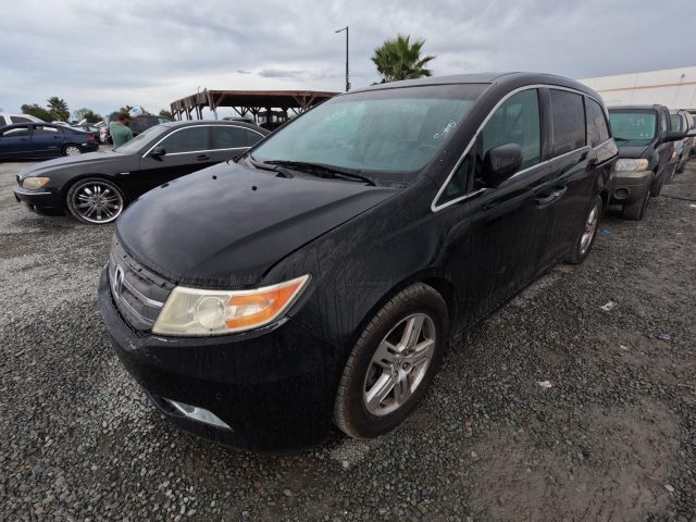 Vehicle: 2012 HONDA ODYSSEY (Lot 110)
