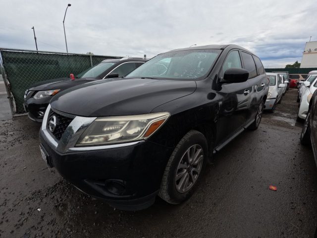 Vehicle: 2014 NISSAN PATHFINDER (Lot 5)