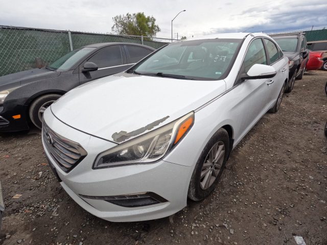 Vehicle: 2015 HYUNDAI SONATA (Lot 7)