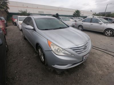 Vehicle: 2013 HYUNDAI SONATA (Lot 50)