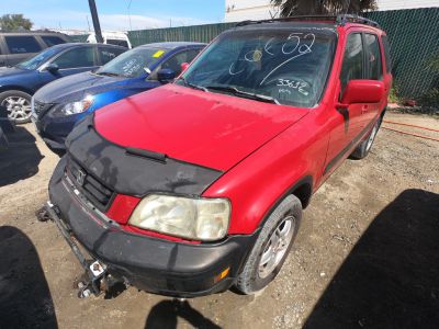 Vehicle: 1998 HONDA CR-V (Lot 52)