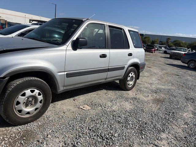 Vehicle: 1998 HONDA CRV (Lot 83)