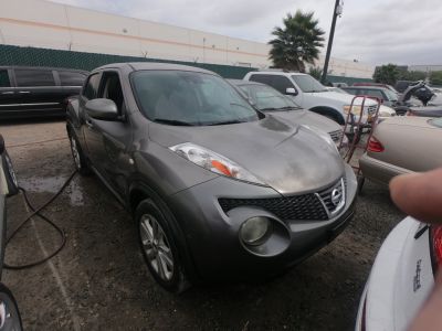 Vehicle: 2011 NISSAN JUKE (Lot 24)