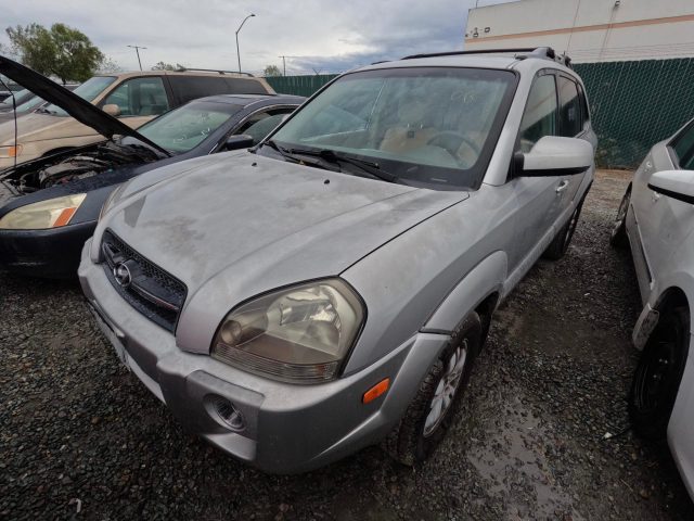 Vehicle: 2007 HYUNDAI TUCSON (Lot 28)