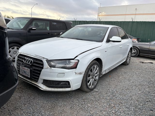 Vehicle: 2015 AUDI A4 (Lot 105)