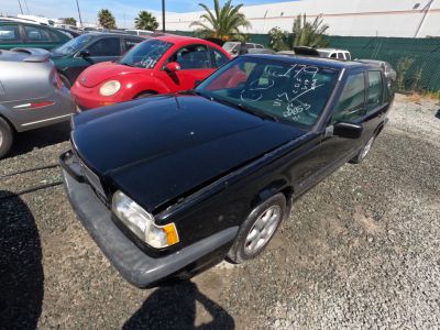 Vehicle: 1997 VOLVO 850 SERIES (Lot 179)