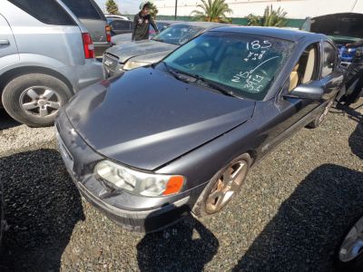 Vehicle: 2004 VOLVO S60 (Lot 185)