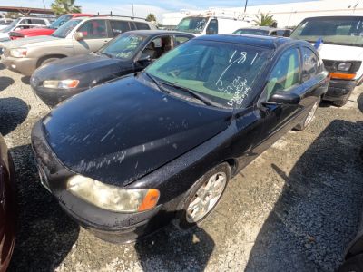 Vehicle: 2005 VOLVO S60 (Lot 181)